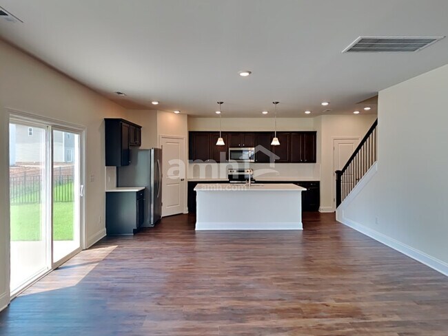 Building Photo - 5211 Valor Dr