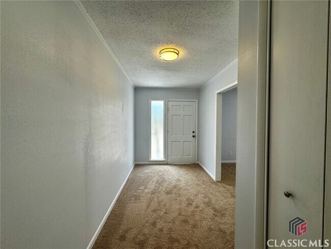 Foto del edificio - 215 Rivermont Rd