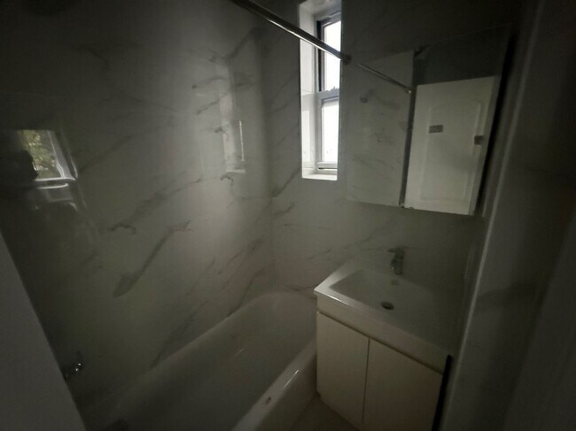 Foto del edificio - 25-45-45 44th St