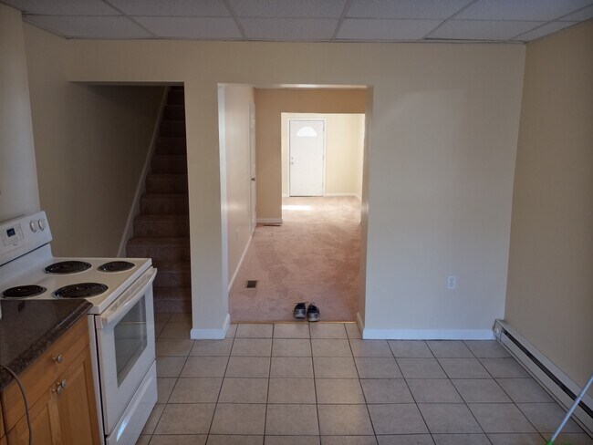 Building Photo - 618 McAlpine St