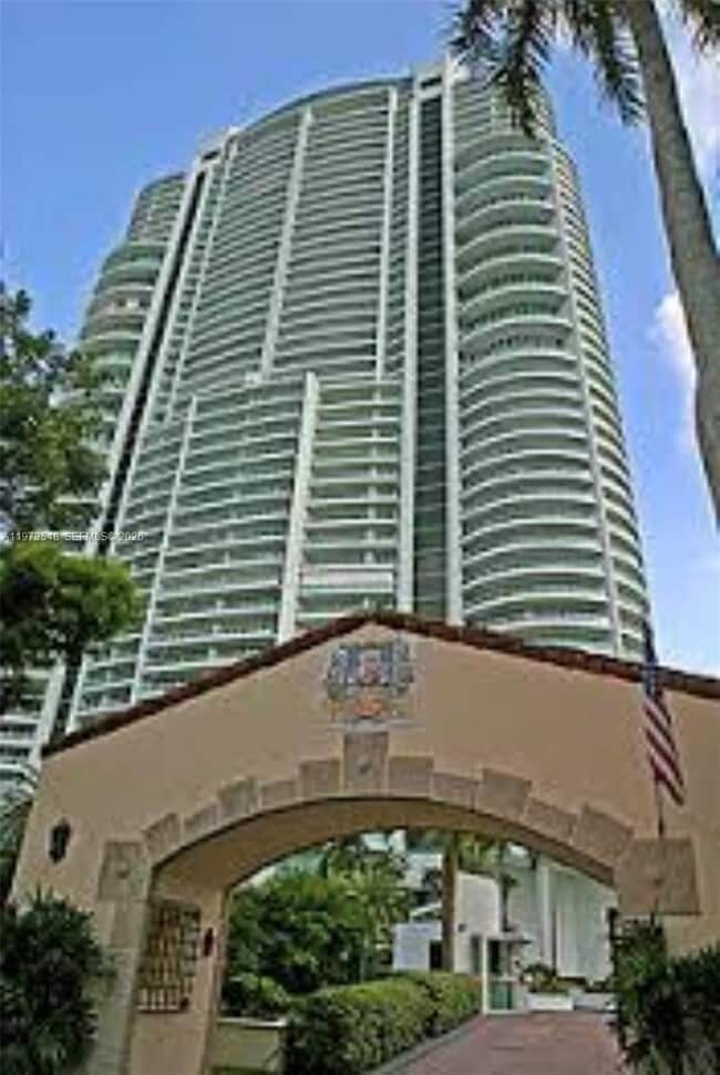 Building Photo - 1643 Brickell Ave