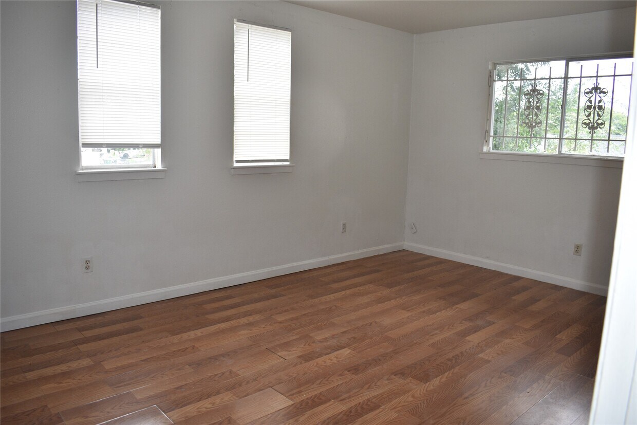 Foto del edificio - 6718 Rowell Ct