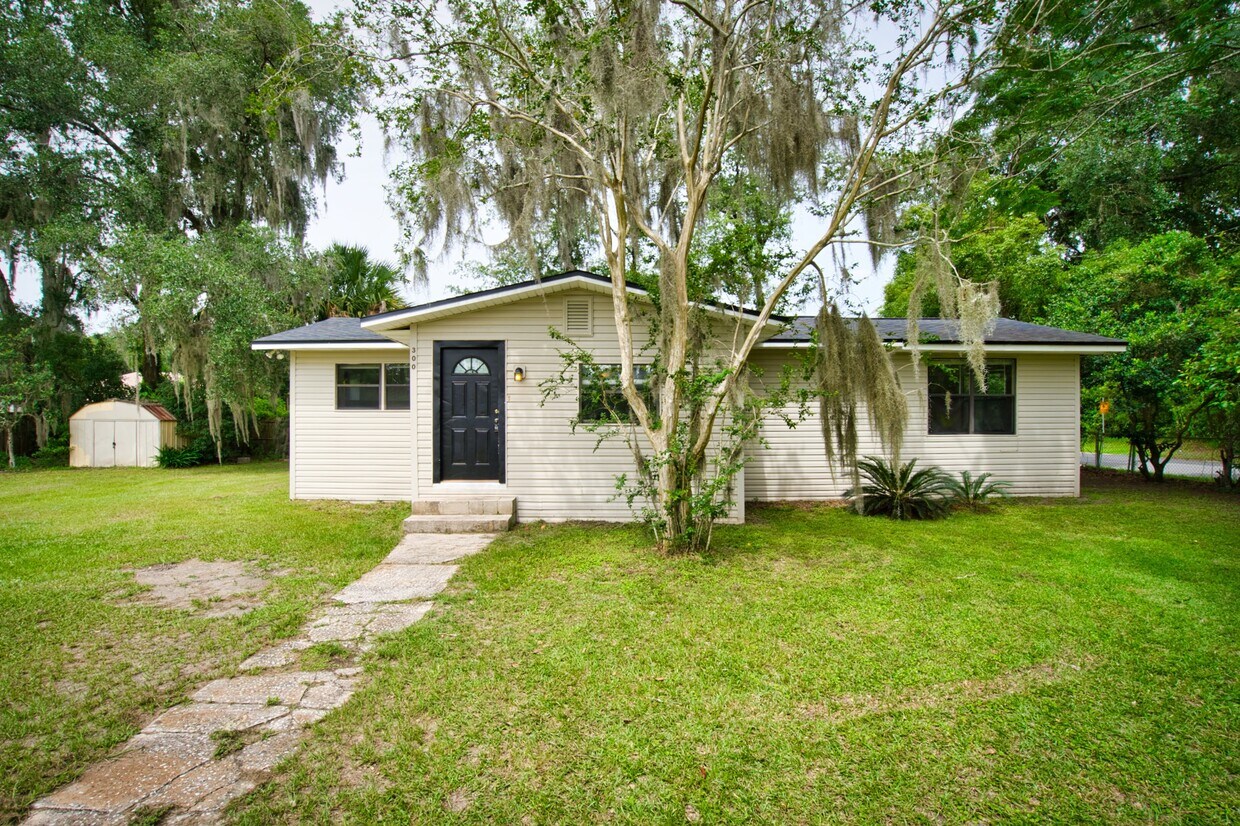 300 Vermont Ave N, Green Cove Springs, FL 32043 House Rental in Green