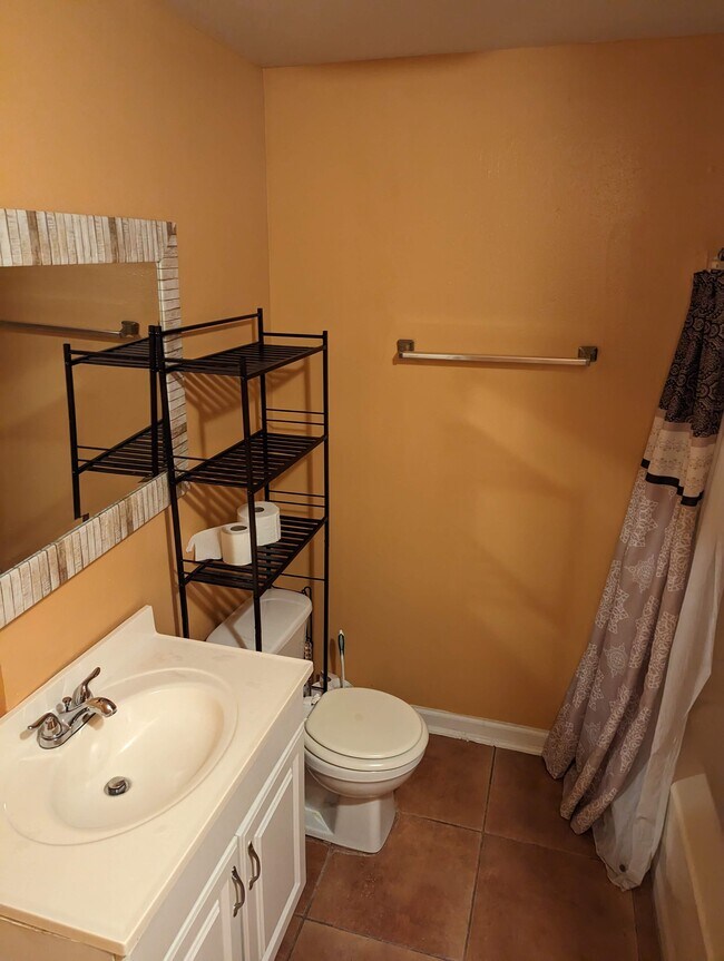 Foto del edificio - 6335 Franklin Ave