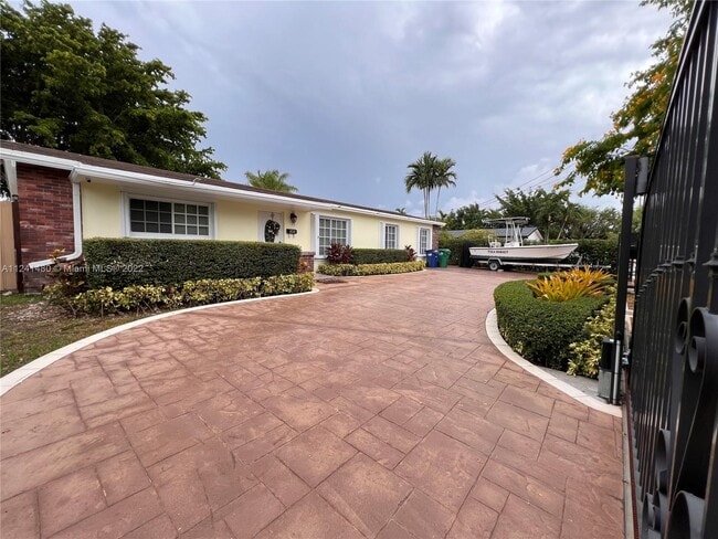 Building Photo - 3570 SW 123rd Ct
