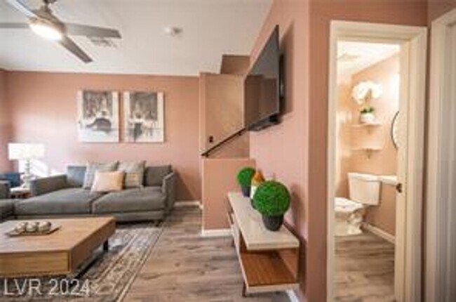 Foto del edificio - Gorgeous 3 Bedroom Remodeled Near Summerlin