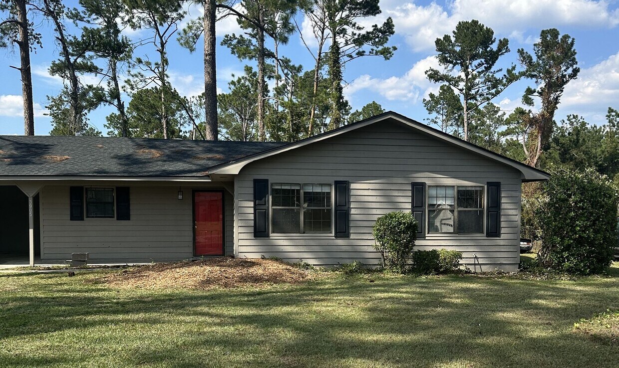Primary Photo - 3 Bedroom/2 Bath home in Valdosta