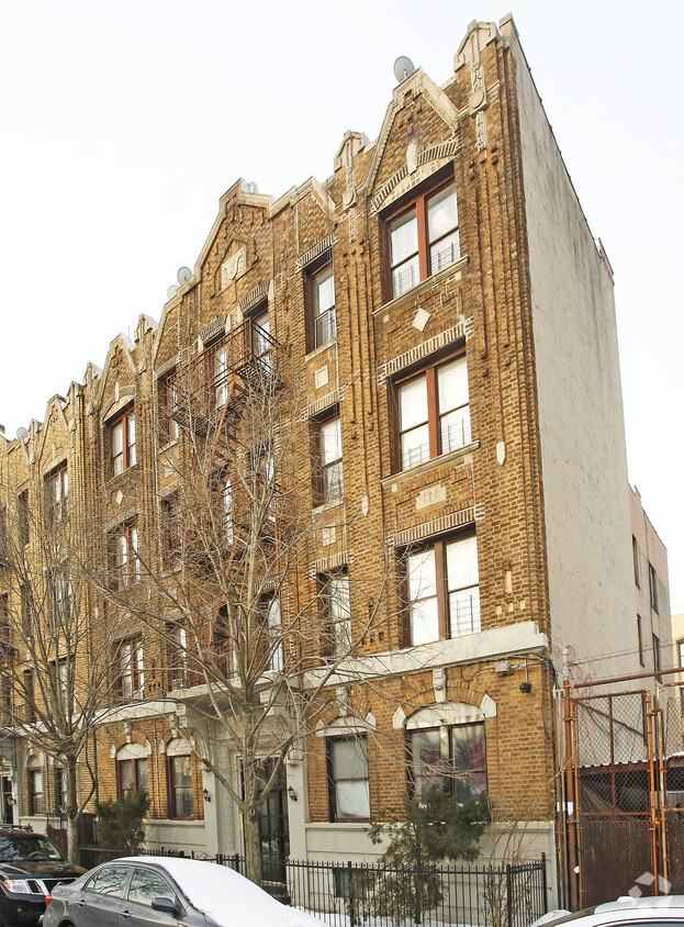 Primary Photo - William Reid Apartments