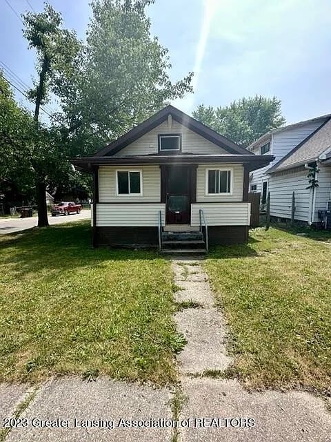 Photo - 744 Call St (Lansing, MI)