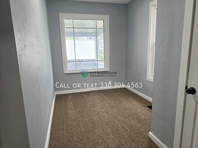 Foto del edificio - 885 Wales Rd NE