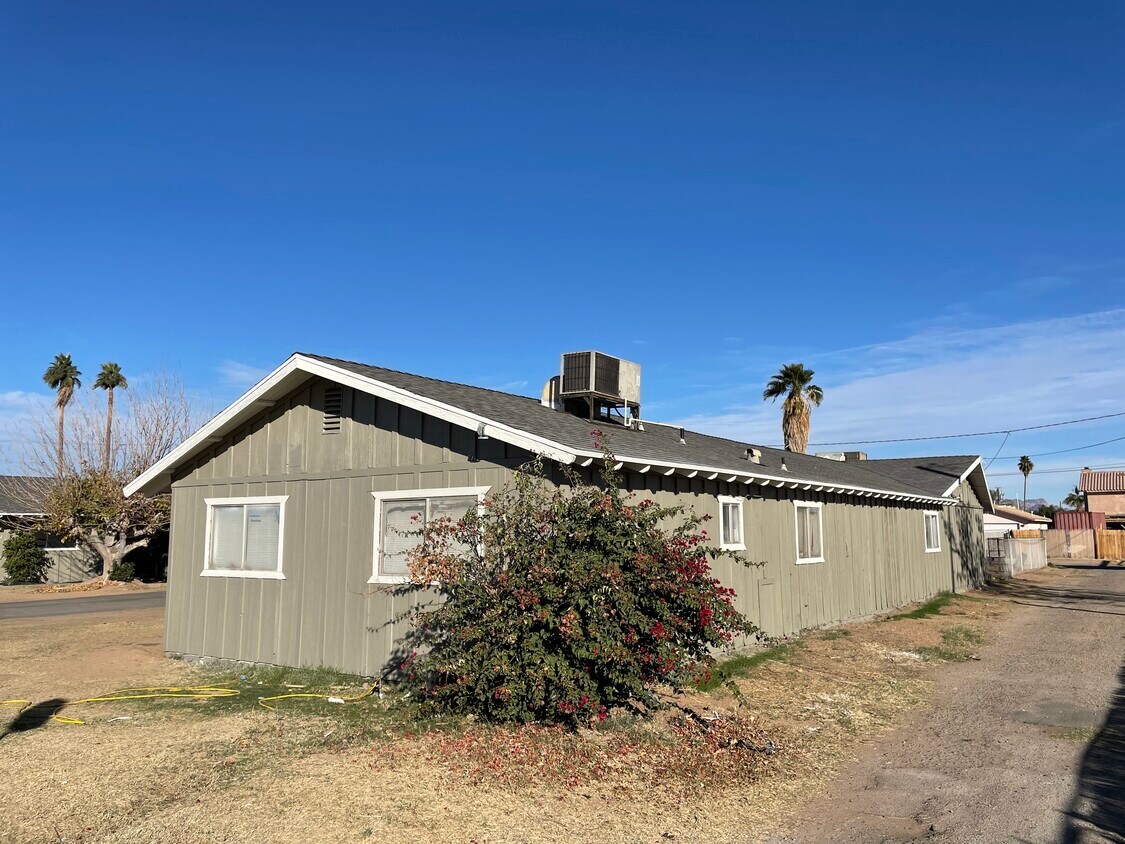 701 E Barnard St Unit 701, Blythe, CA 92225 Apartments in Blythe, CA