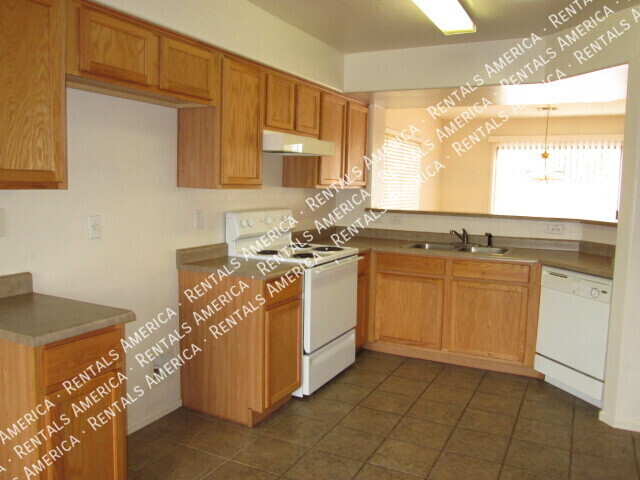 Foto del edificio - 13821 W Rovey Ave