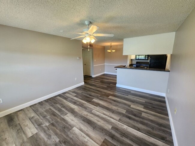 Foto del edificio - Water Front- 2nd Floor- 1 Bedroom 1 Bath f...