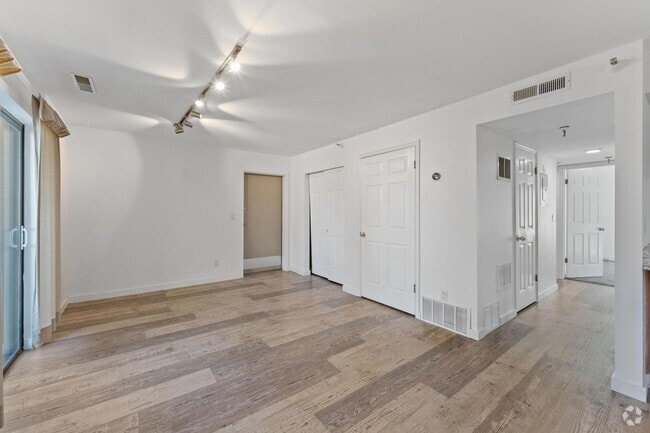 Building Photo - 1650 Upper Ironhorse Loop