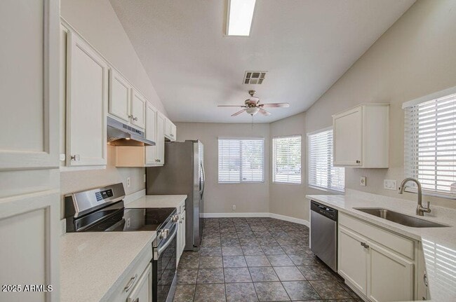 Building Photo - 8407 W Monte Vista Rd