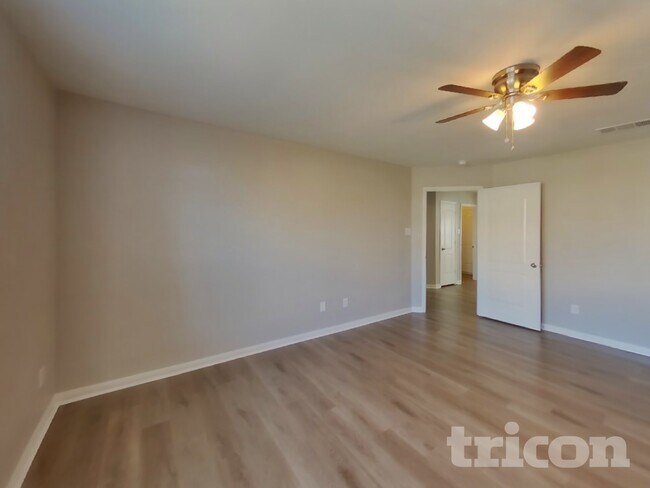 Foto del edificio - 1026 Barrymore Ln