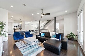 Building Photo - 4621 Chartres St