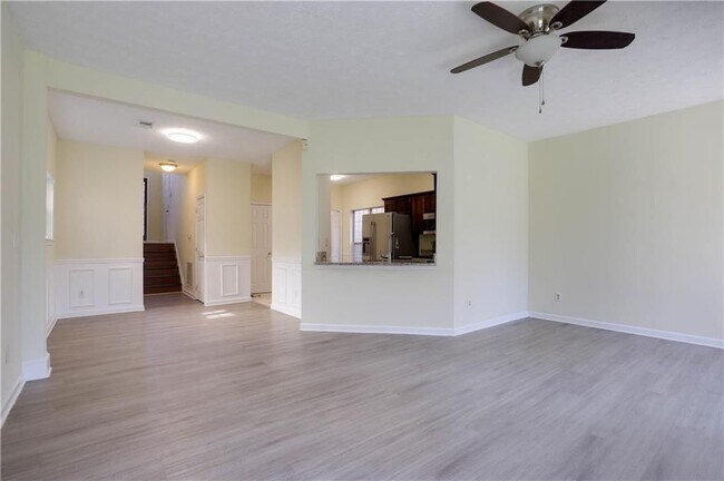 Foto del edificio - 4033 Oak Glenn Dr
