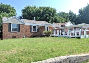Building Photo - 2111 Hardin Dr