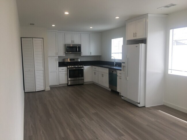 Foto del edificio - 1451-1451-1451-1452 Hornblend St