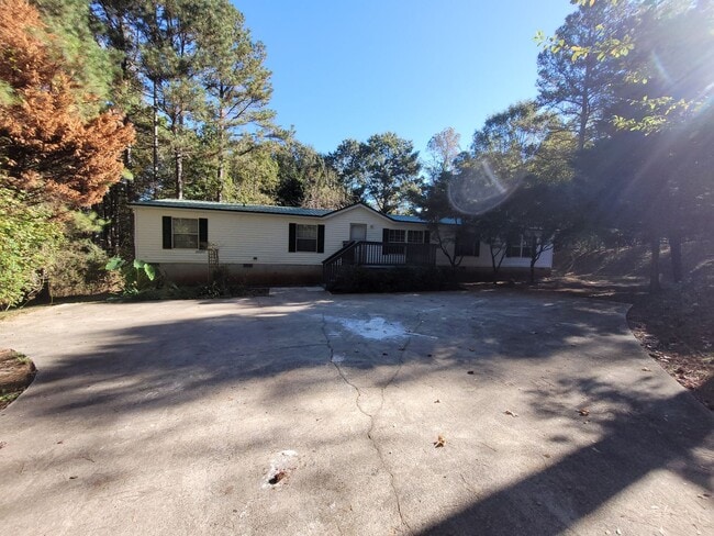 Building Photo - For Rent - Double Branch Road in Danielsvi...