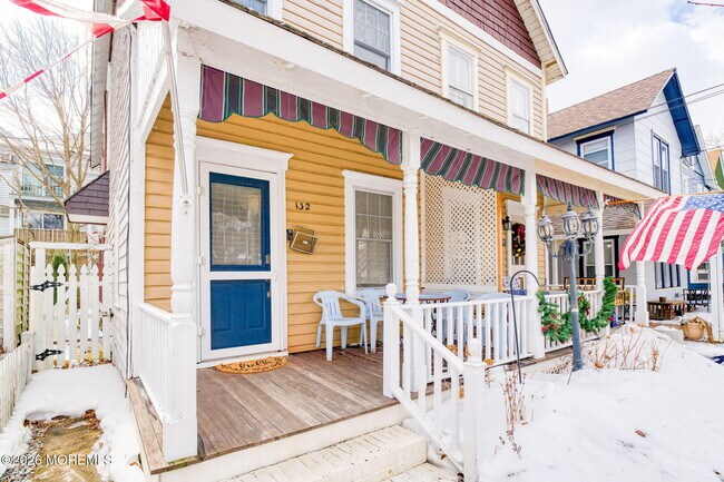 Foto del edificio - 132 Heck Ave