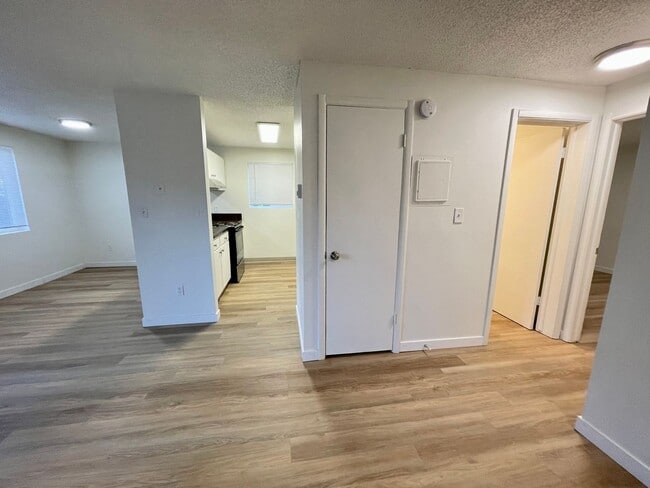 Building Photo - DESIRABLE MILLWOOD NEIGHBORHOOD ON TREE LINED STREET