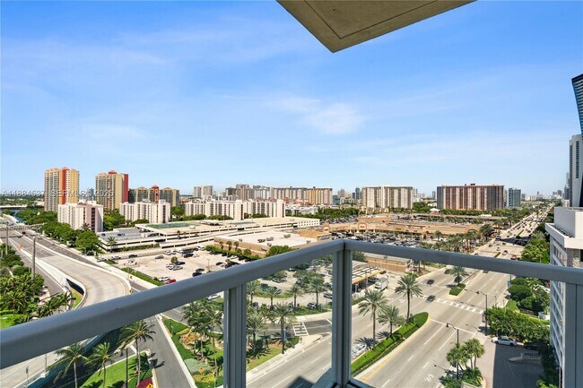 Foto del edificio - 16699 Collins Ave