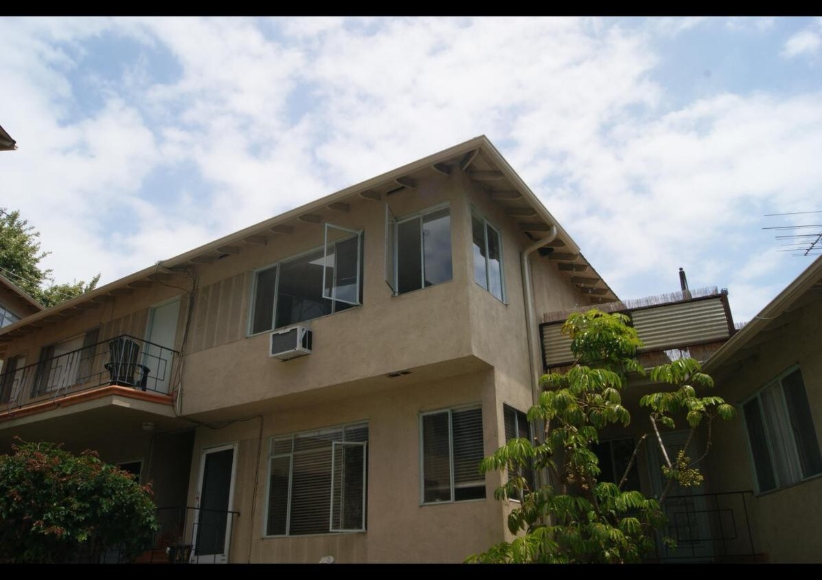 Primary Photo - 15757 W Sunset Blvd