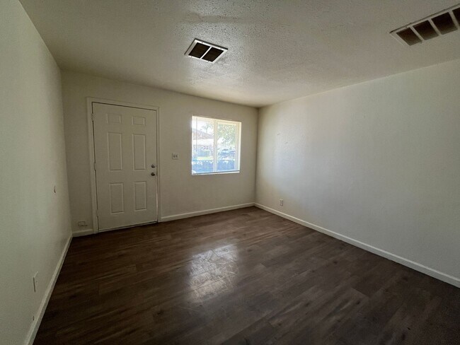 Foto del edificio - 373 N Nevada St