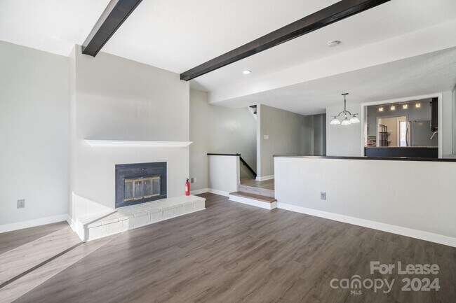 Foto del edificio - 5192 Corbin Ln