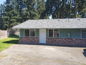 Building Photo - 11101 124th St E Building Photo - 11101 124th St E