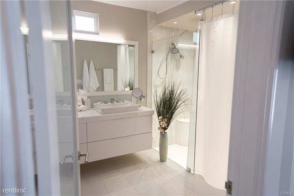 Foto principal - 3 br, 2 bath House - 8924 Olin St