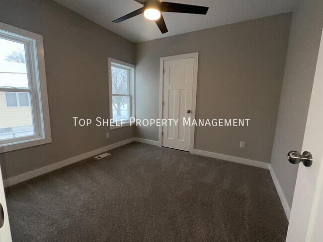 Foto del edificio - 120 6th St