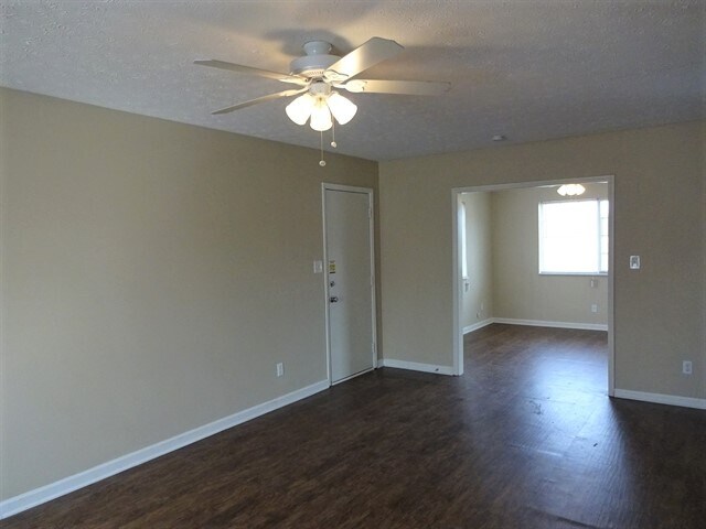 Foto del edificio - 1758 Roosevelt Drive