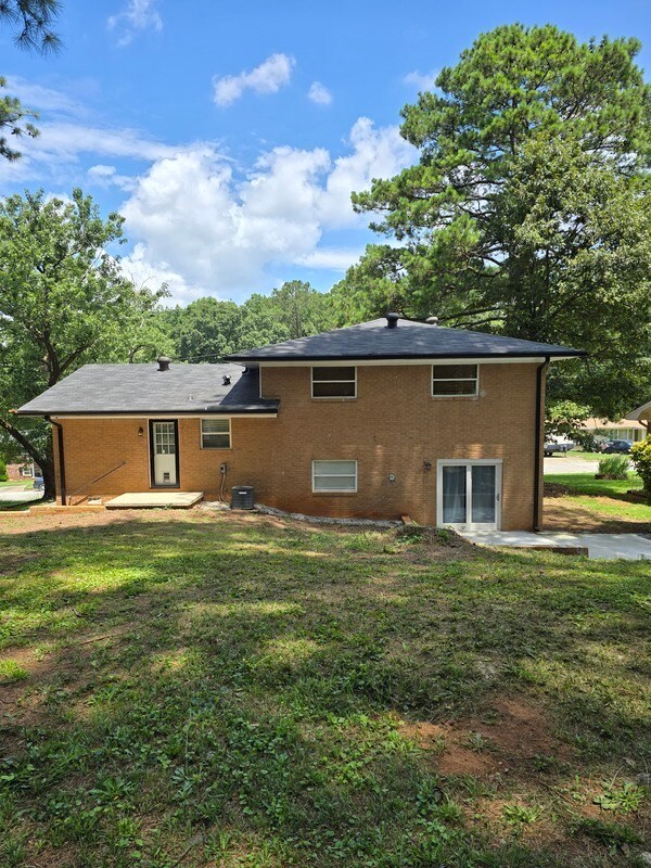 Foto del edificio - 2138 Kilarney Rd