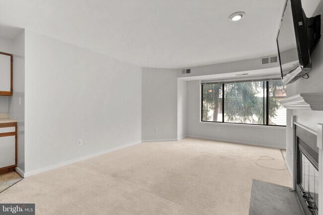 Building Photo - 9874 Hellingly Pl