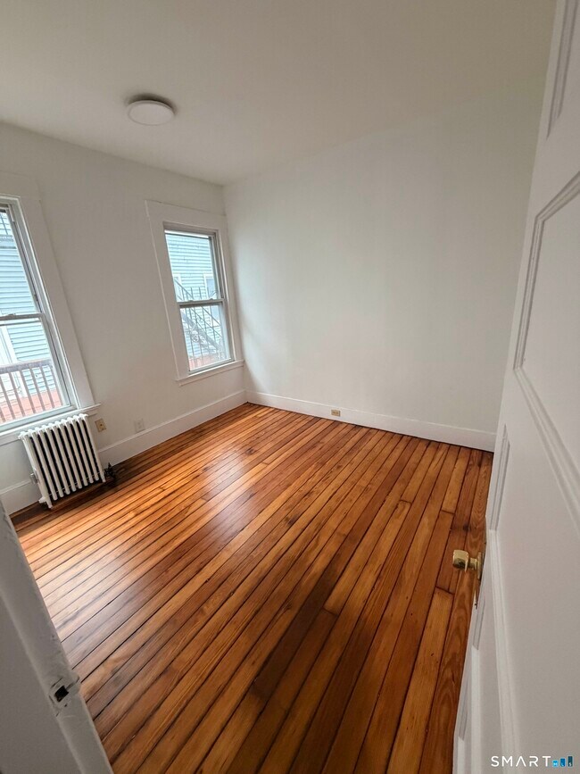 Foto del edificio - 621 Elm St