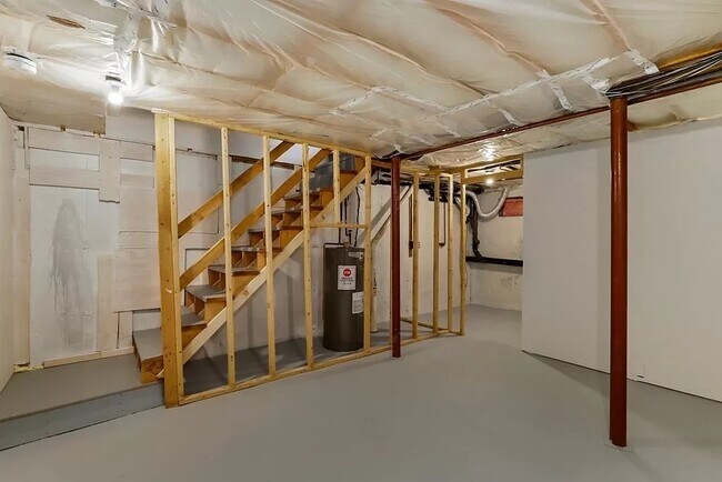 Building Photo - 270 Sunderland Rd