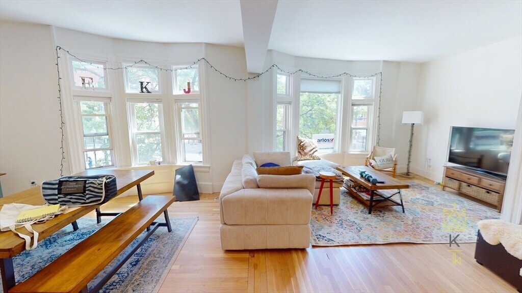 Primary Photo - 5 Davis Ave