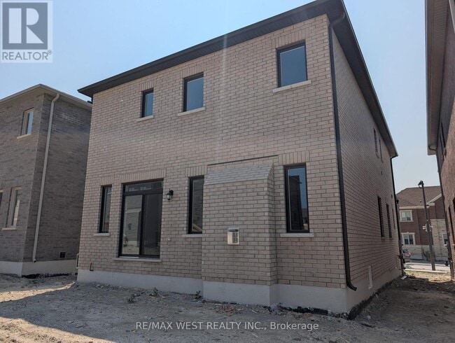 Building Photo - 2234 Crystal Dr