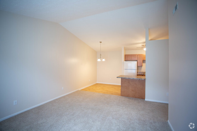 2BR, 1BA - 963 SF - Hermitage Hills Apartments