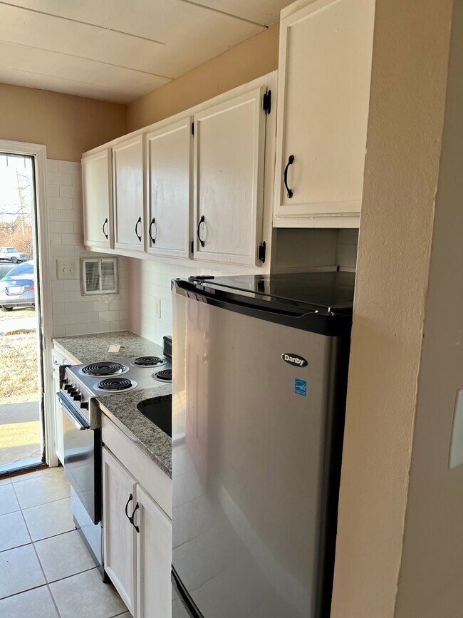 200 Thistlewood Ave Unit 400, Frankfort, KY 40601 Condo for Rent in