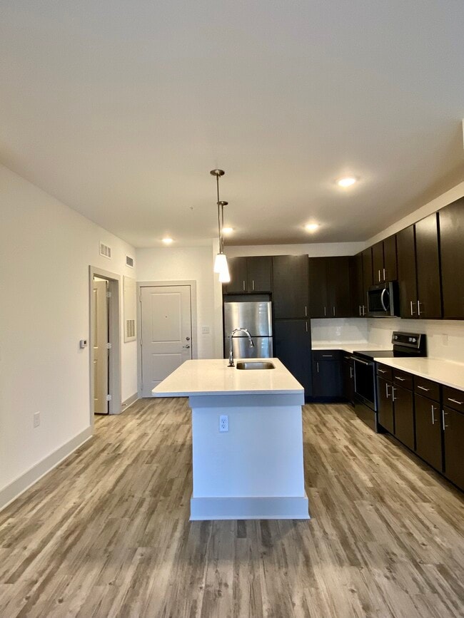A1 Kitchen - Azalea Bay Apartments