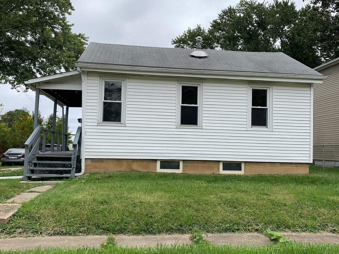 Primary Photo - Two Bedroom Ranch Home