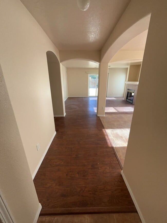 Foto del edificio - Three Bedroom, two Bath single-story home.