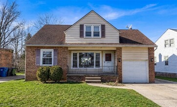 Building Photo - 5876 Wickfield Dr