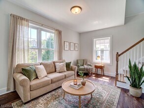 Building Photo - 60 Montague Pl