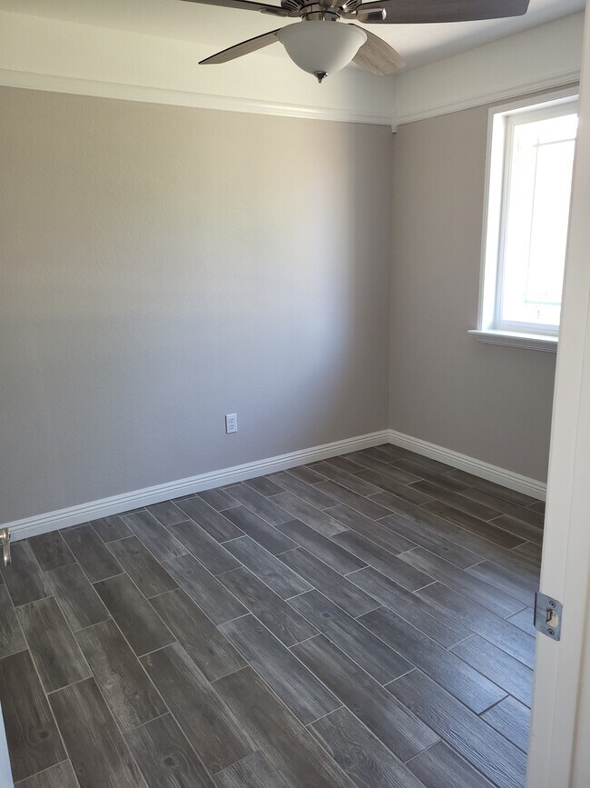 Foto del edificio - 3075 W 18th St