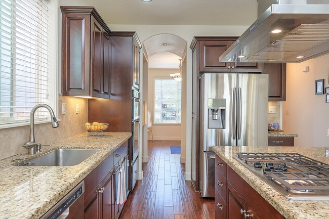 Foto del edificio - Beautiful 4BD* 3 BA* Single Family Home Lo...